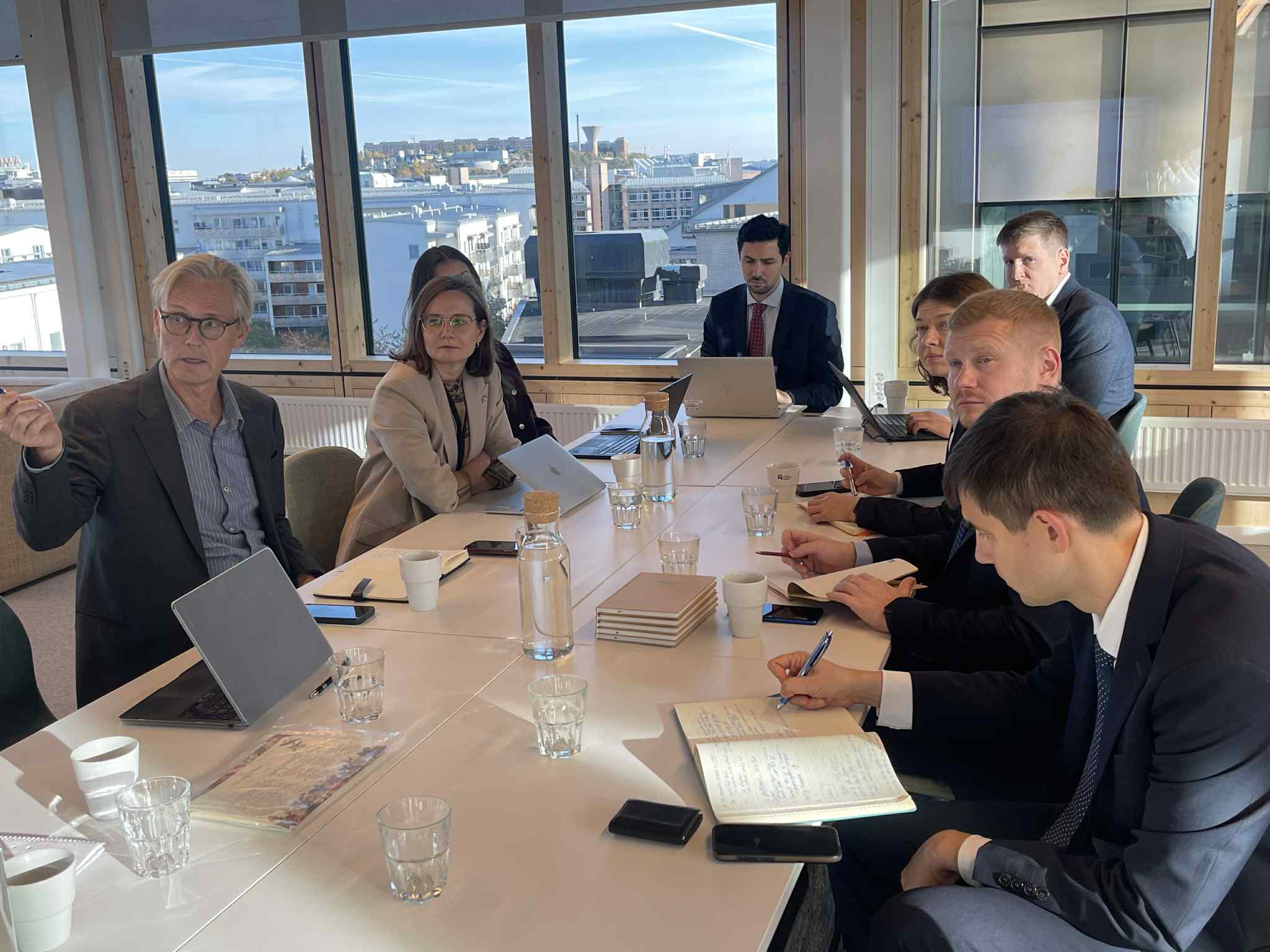 The Green Agenda project team in Ukraine, SEI CEO Måns Nilsson, and a representative of the Swedish Energy Agency meet with a Ukrainian delegation headed by Deputy Minister of Economy, Environment and Agriculture Andrii Teliupa (Photograph by Ilona Kazaryan)